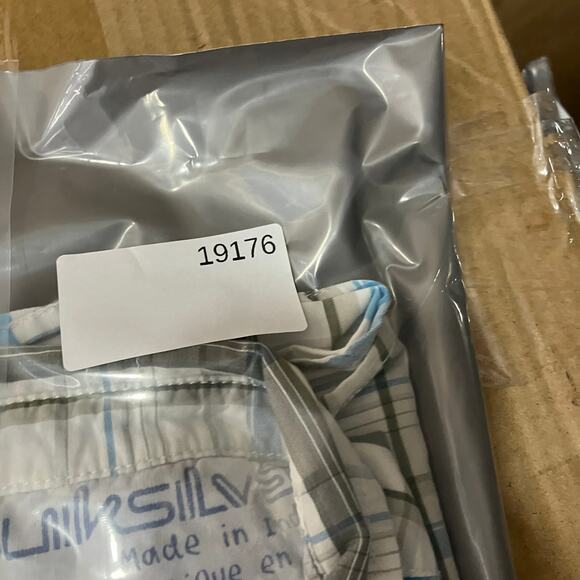 Quiksilver Button-Up Shirt Boys Size 3T Blue Plaid Short Sleeve Casual Top - Picture 5 of 5